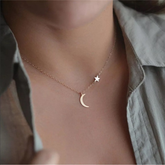 Jewelry - 🌙 ⭐️ Dainty Moon & Star Necklace Gold Tone 🌙 ⭐️